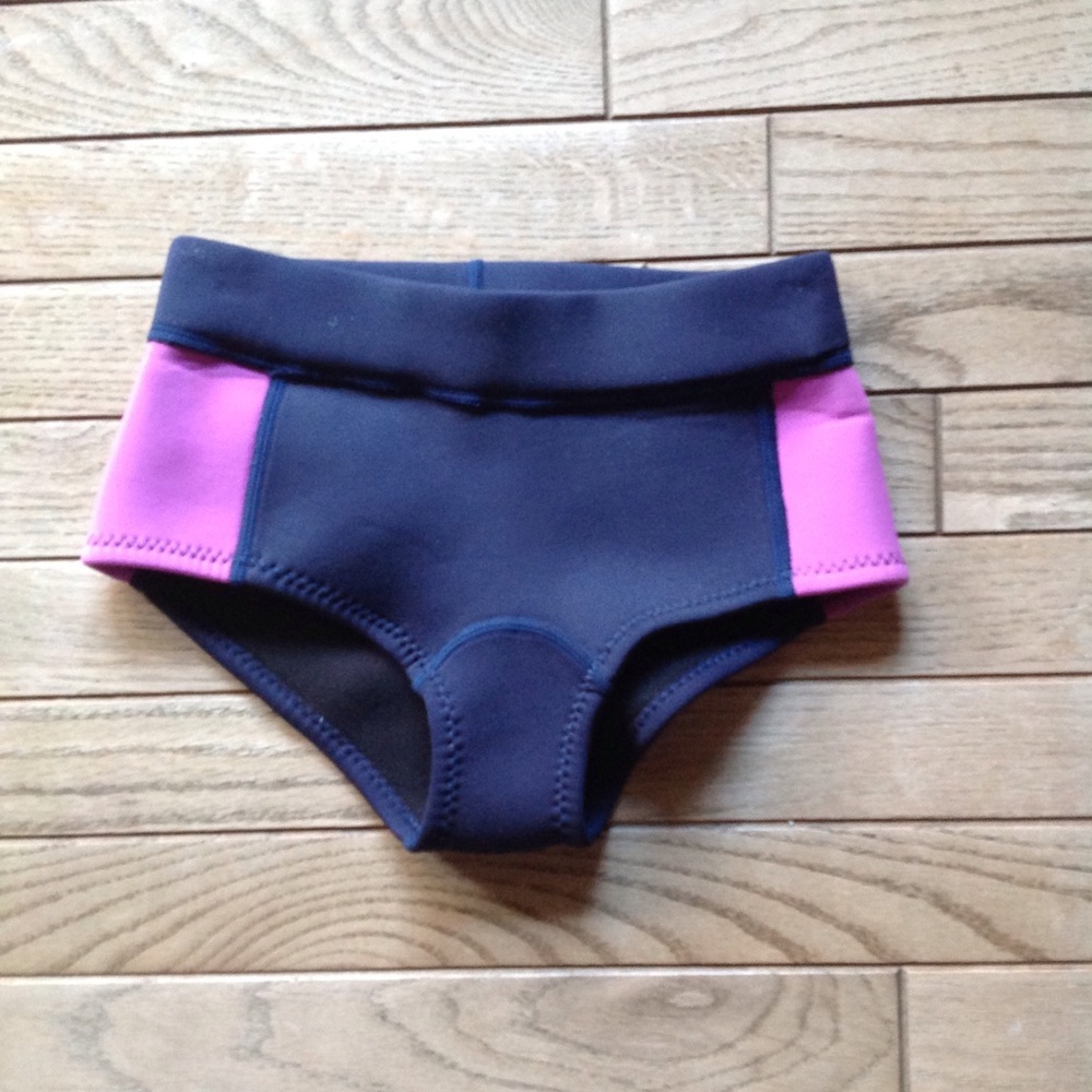 Patagonia neoprene bottoms size 4